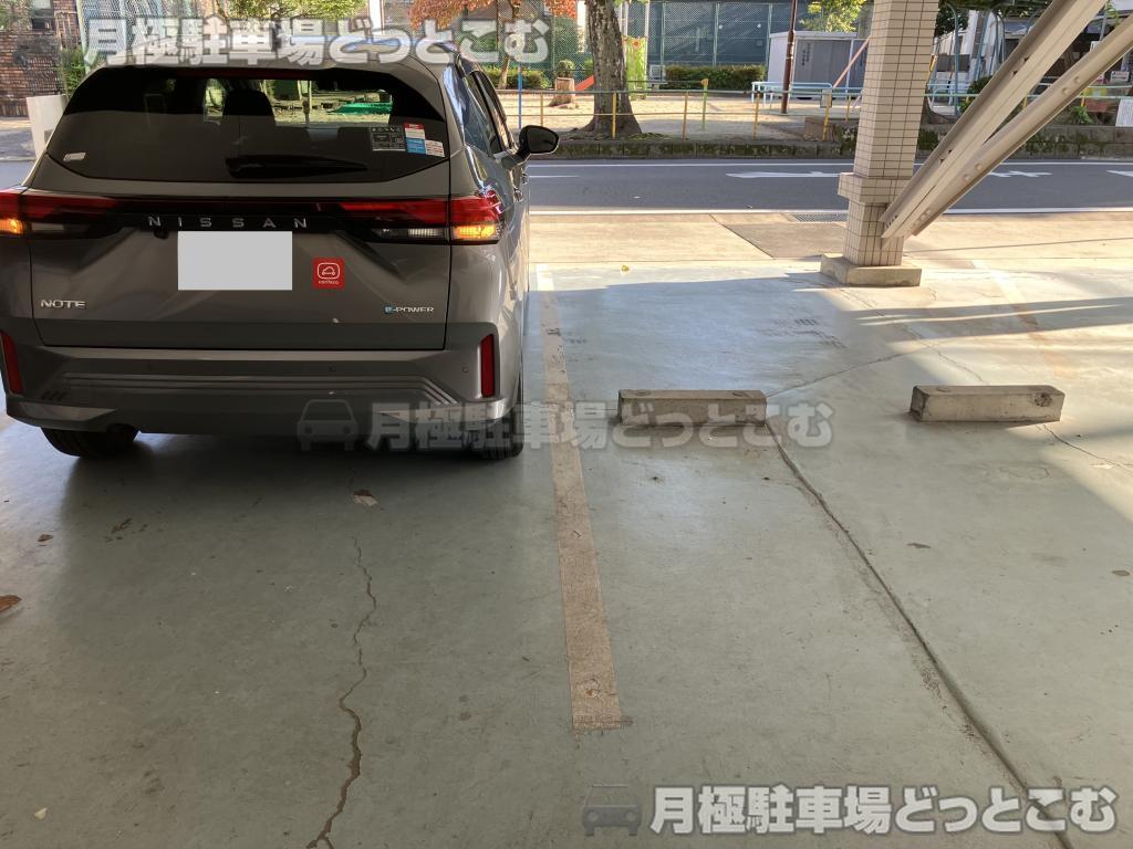 名古屋市北区杉村1丁目24-1の月極駐車場3