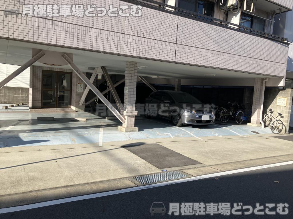 名古屋市北区杉村1丁目24-1の月極駐車場4