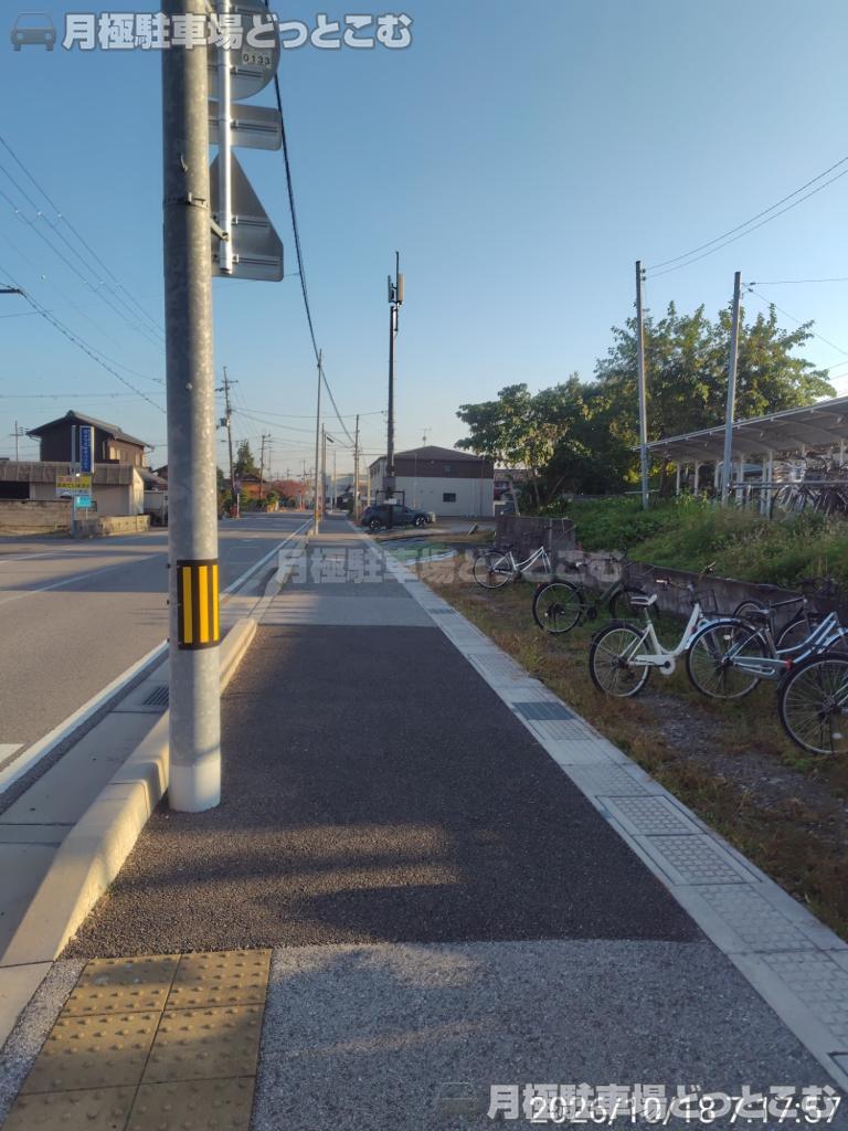 愛知郡愛荘町市897−2の月極駐車場1