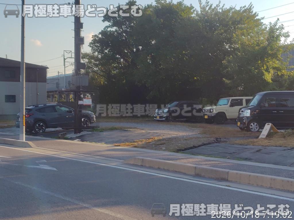 愛知郡愛荘町市897−2の月極駐車場3