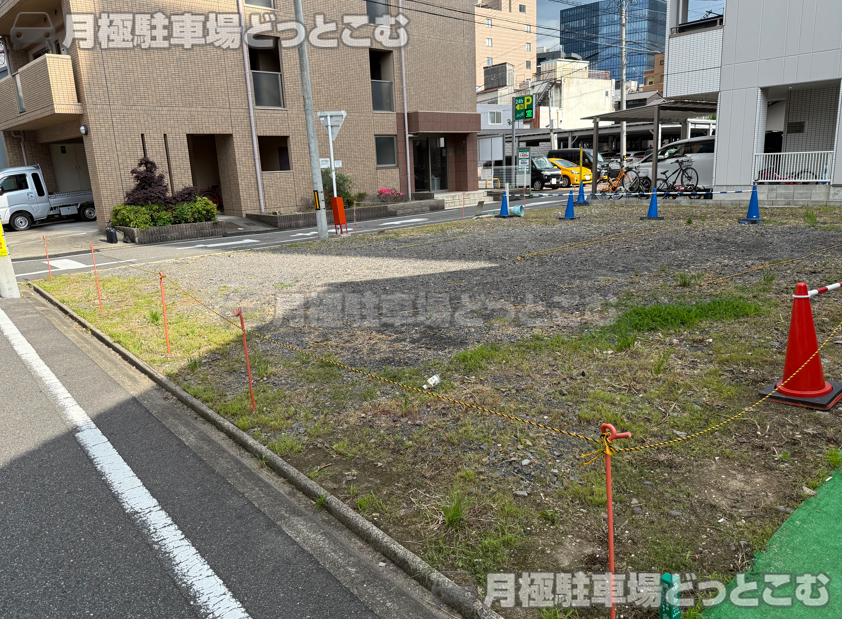 名古屋市西区那古野1丁目1701,1702,1703の月極駐車場6