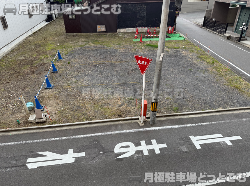 名古屋市西区那古野1丁目1701,1702,1703の月極駐車場8