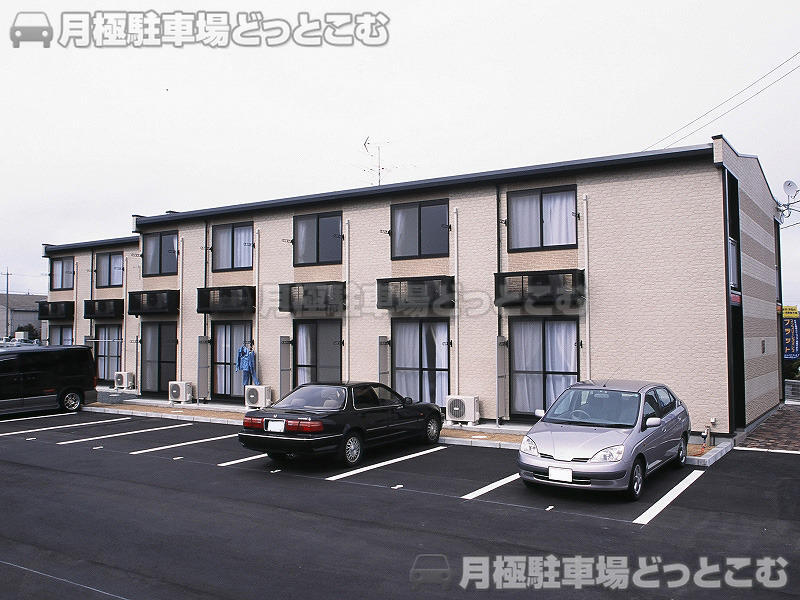 倉敷市西富井1240－1の月極駐車場1