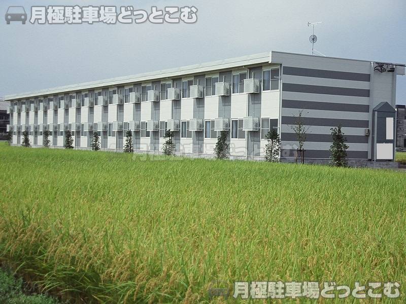 高岡市横田419－1の月極駐車場1