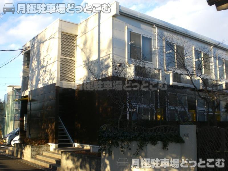 八王子市高倉町12－25の月極駐車場1