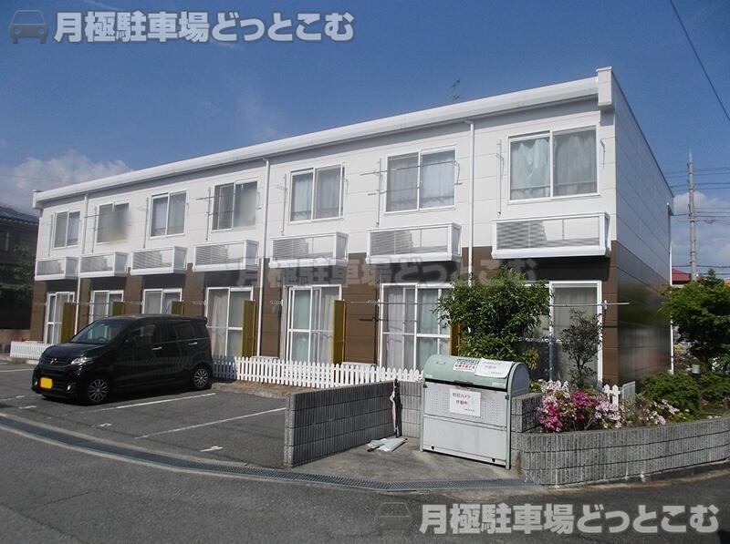 宝塚市小林2－1－10の月極駐車場1