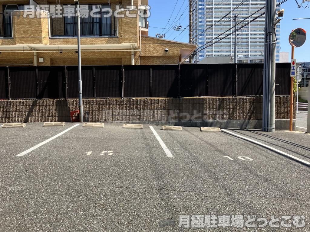 習志野市谷津1-18-1の月極駐車場3