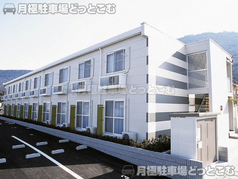 高松市屋島西町2283－11の月極駐車場1