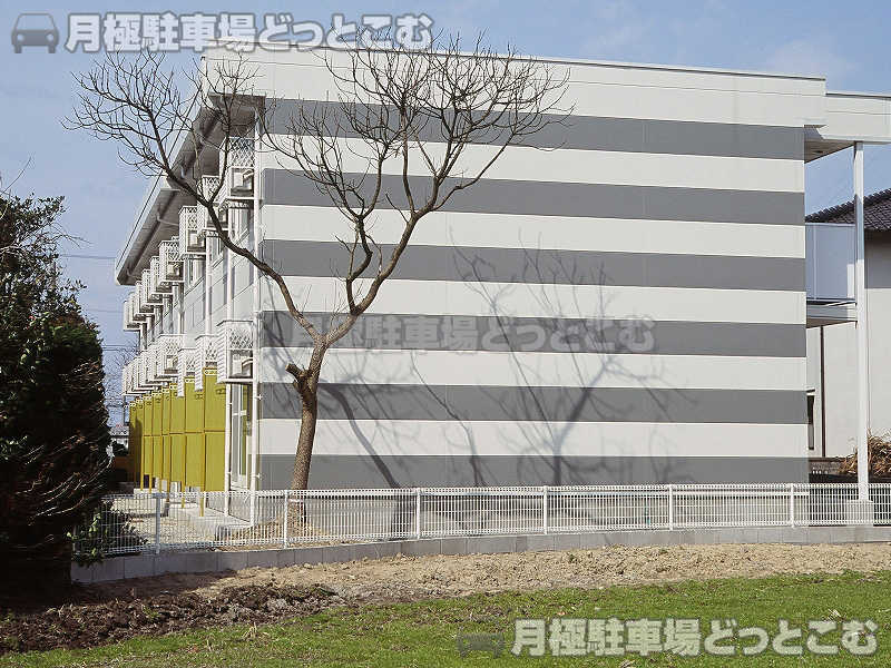 富山市中川原306－3の月極駐車場1