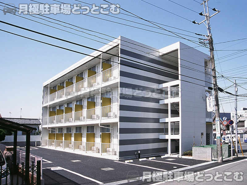 八王子市絹ケ丘2－44－8の月極駐車場1