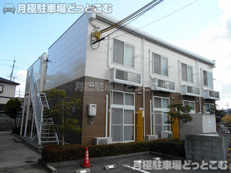 枚方市出屋敷元町1－3－15の月極駐車場1