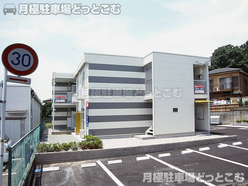 三島市柳郷地13の月極駐車場1