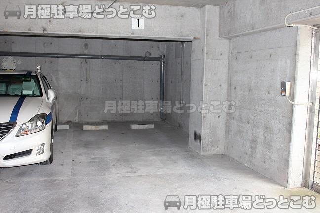 板橋区大谷口2-49-12の月極駐車場1