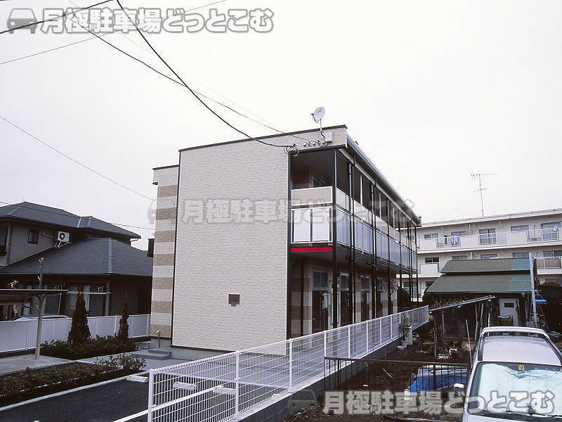 茅ヶ崎市赤松町4－6の月極駐車場1