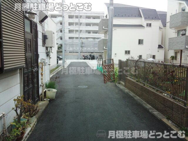 豊島区長崎3-1-15の月極駐車場3