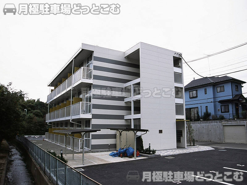 町田市本町田3071－1の月極駐車場1