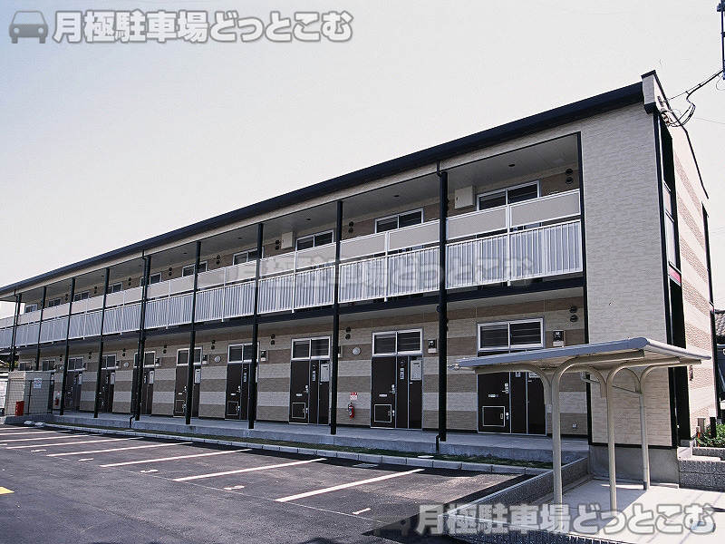 八尾市南本町4－3－25の月極駐車場1