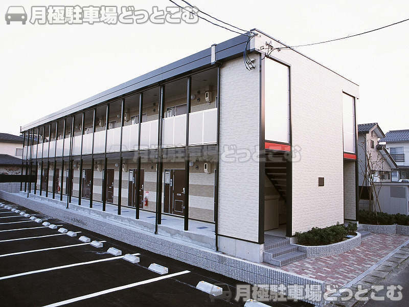 松江市八雲台2－18－24の月極駐車場1