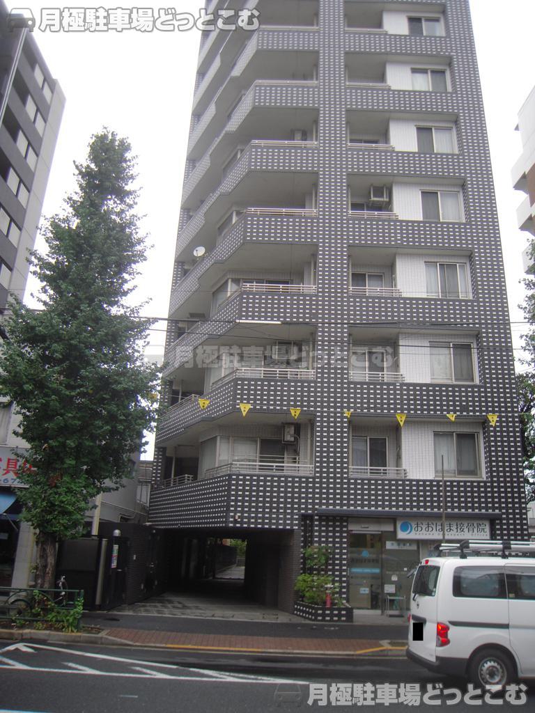 豊島区目白5-5-3の月極駐車場3