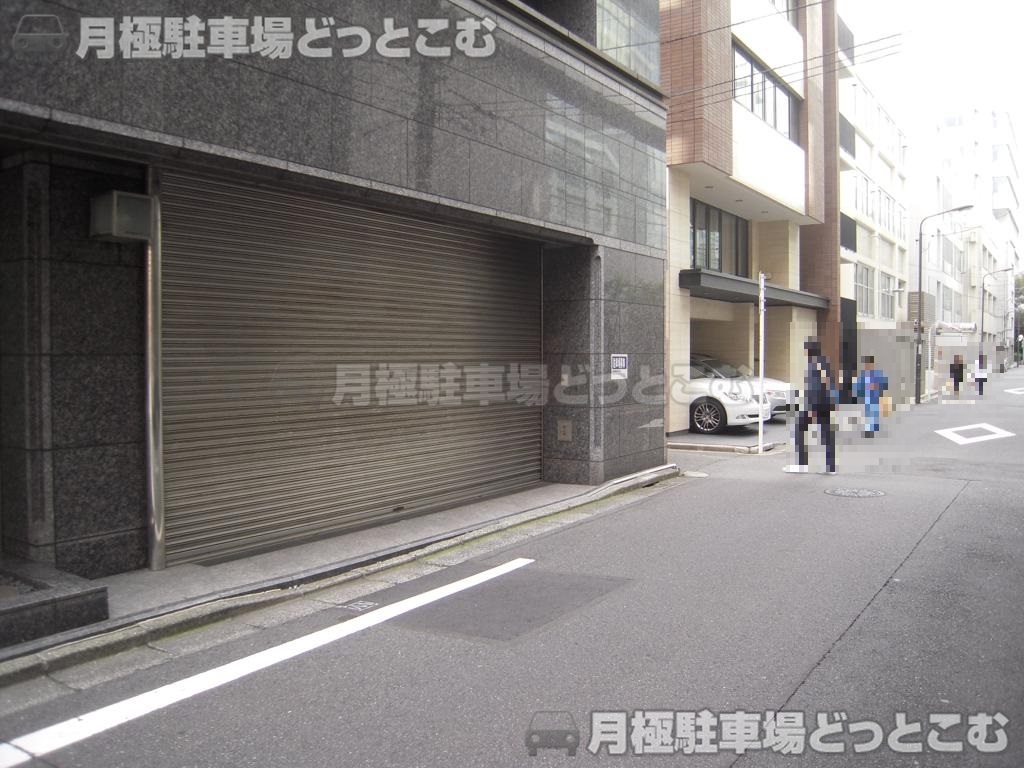 千代田区神田神保町3-29の月極駐車場2