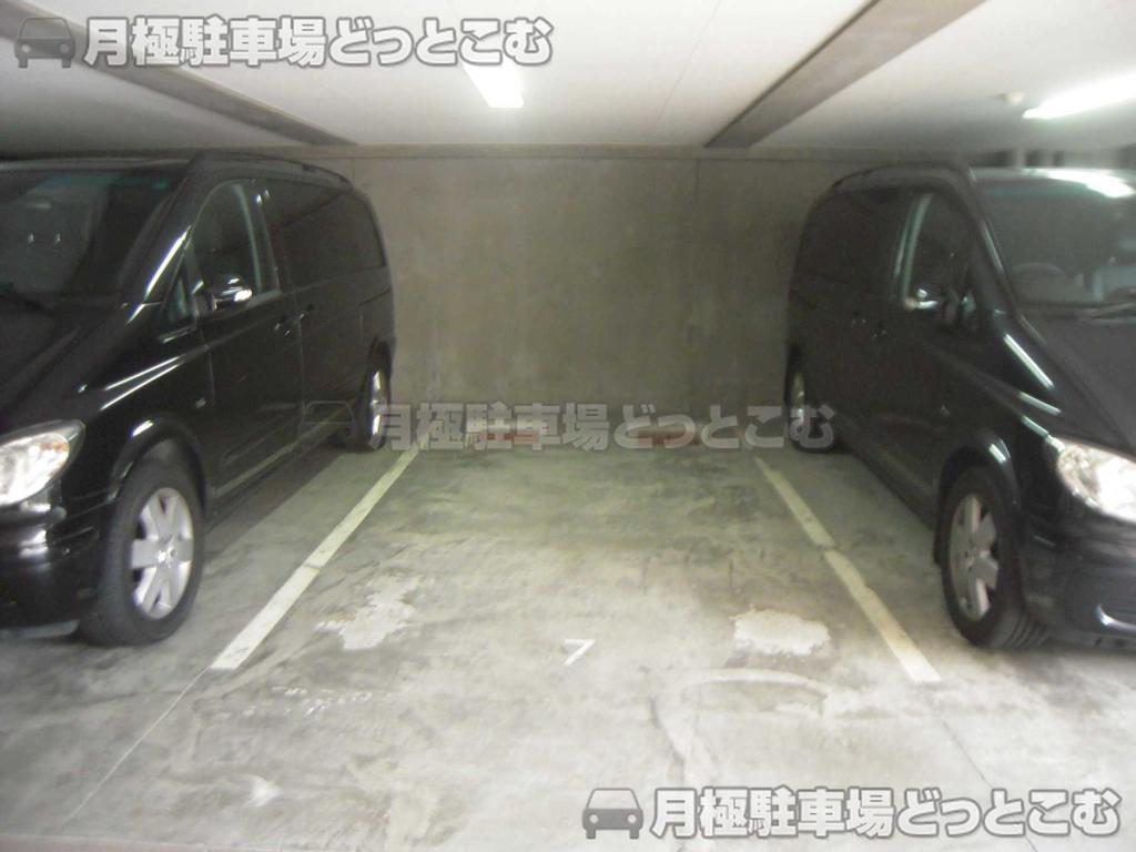 渋谷区代々木4-26-6の月極駐車場3