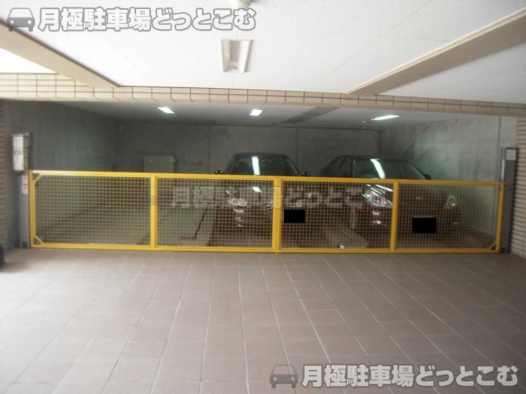 渋谷区代々木4-26-6の月極駐車場3
