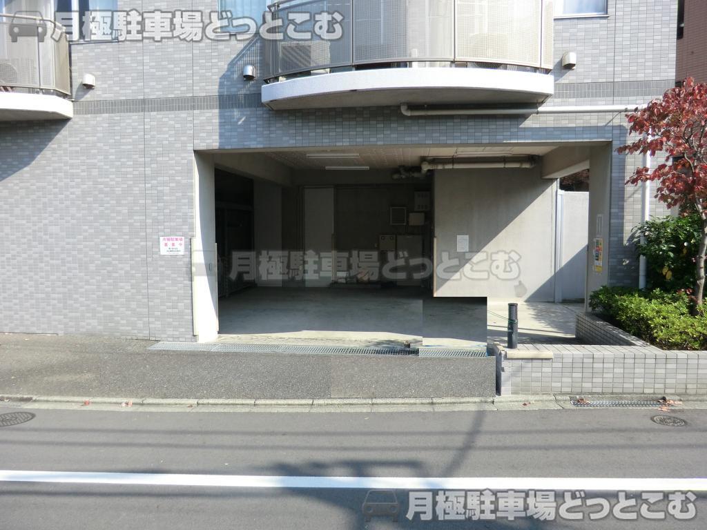 大田区田園調布1-11-6の月極駐車場1