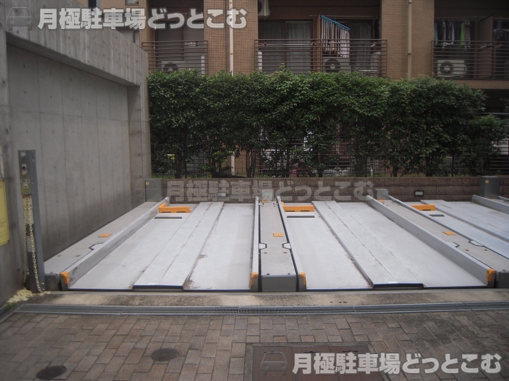 小金井市本町2-7-8の月極駐車場2