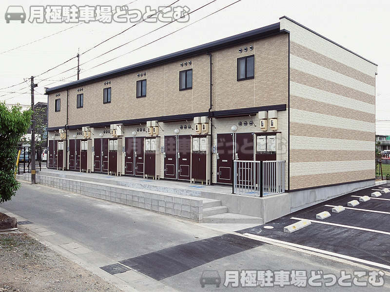 松阪市下村町1039－1の月極駐車場1