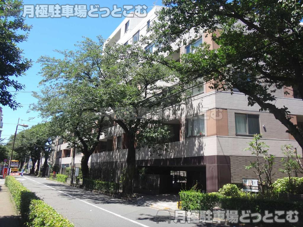 目黒区目黒本町2-23-6の月極駐車場3