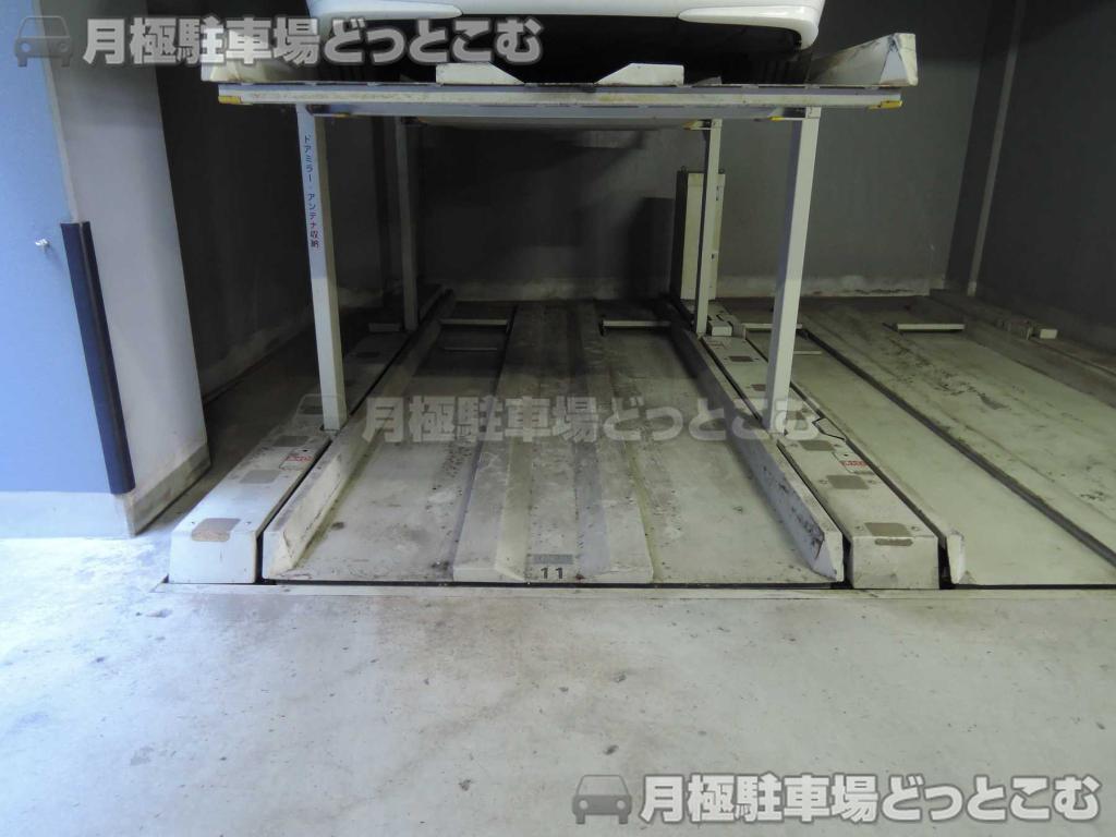 目黒区中目黒1-1-72の月極駐車場2