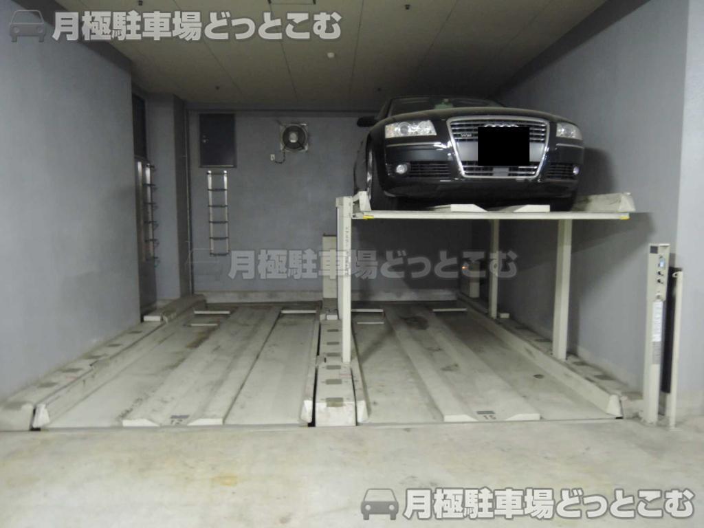 目黒区中目黒1-1-72の月極駐車場3