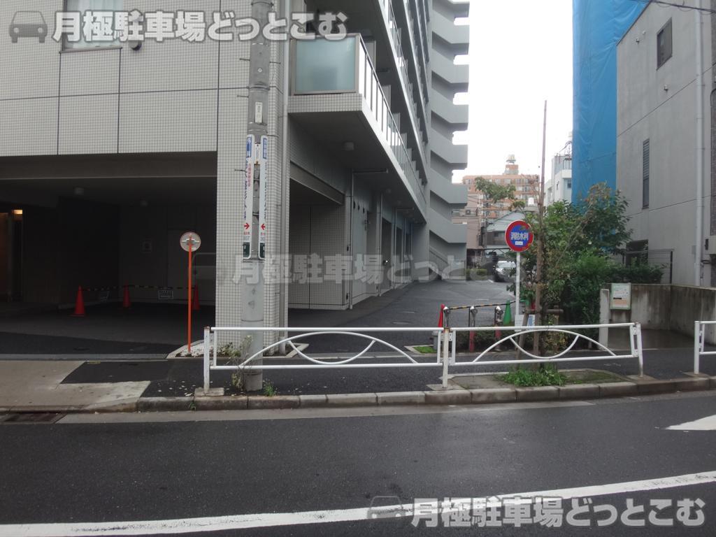 墨田区業平5-11-5の月極駐車場1