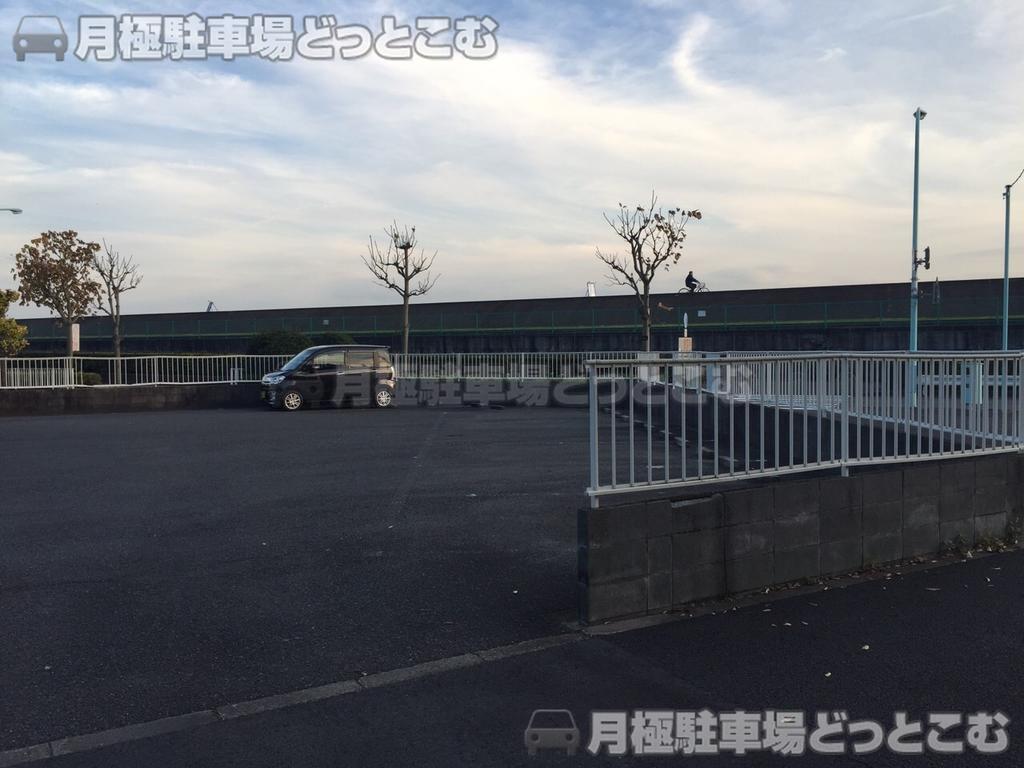江戸川区南葛西7-1-3の月極駐車場3