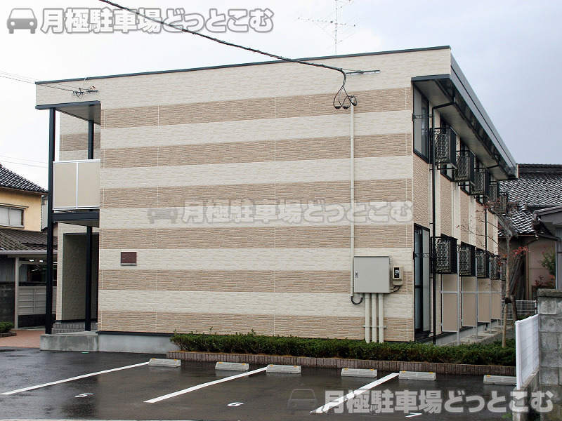 富山市大泉町3－6－24の月極駐車場2