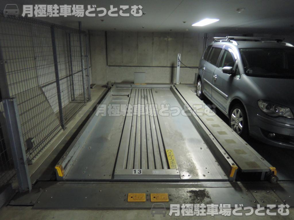 世田谷区弦巻3-21-1の月極駐車場2