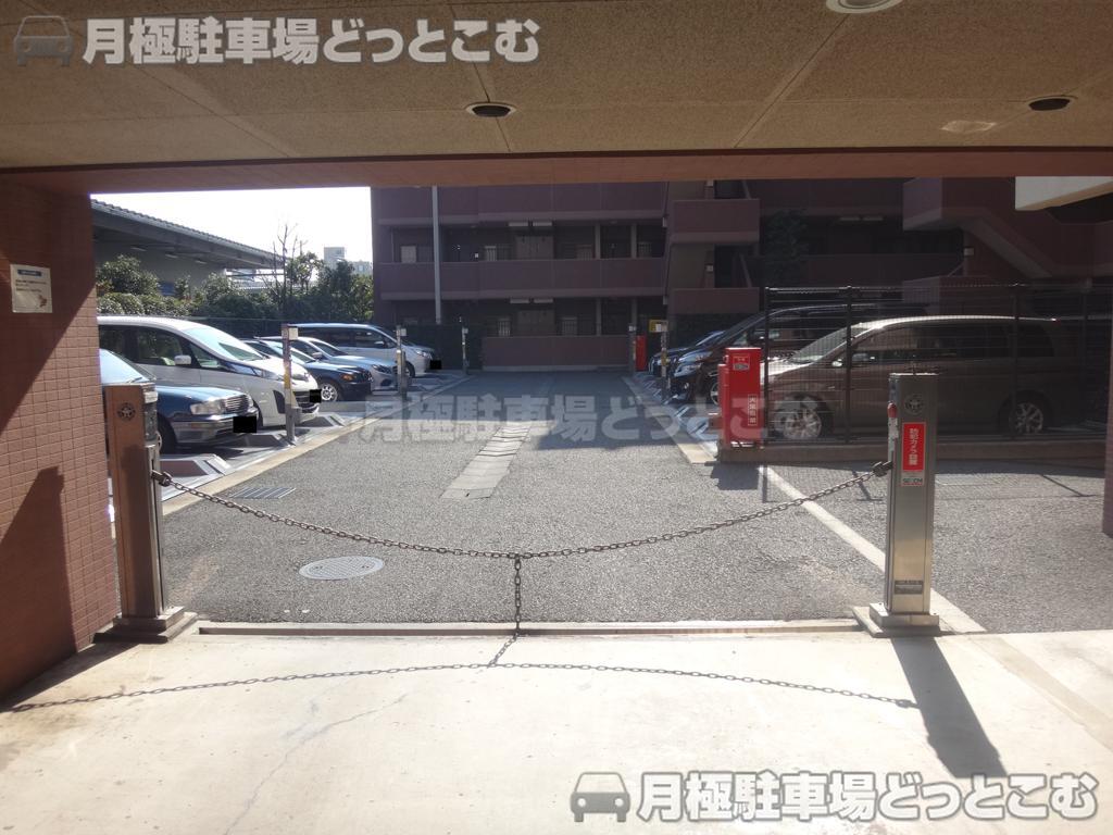 世田谷区用賀1-15-12の月極駐車場2