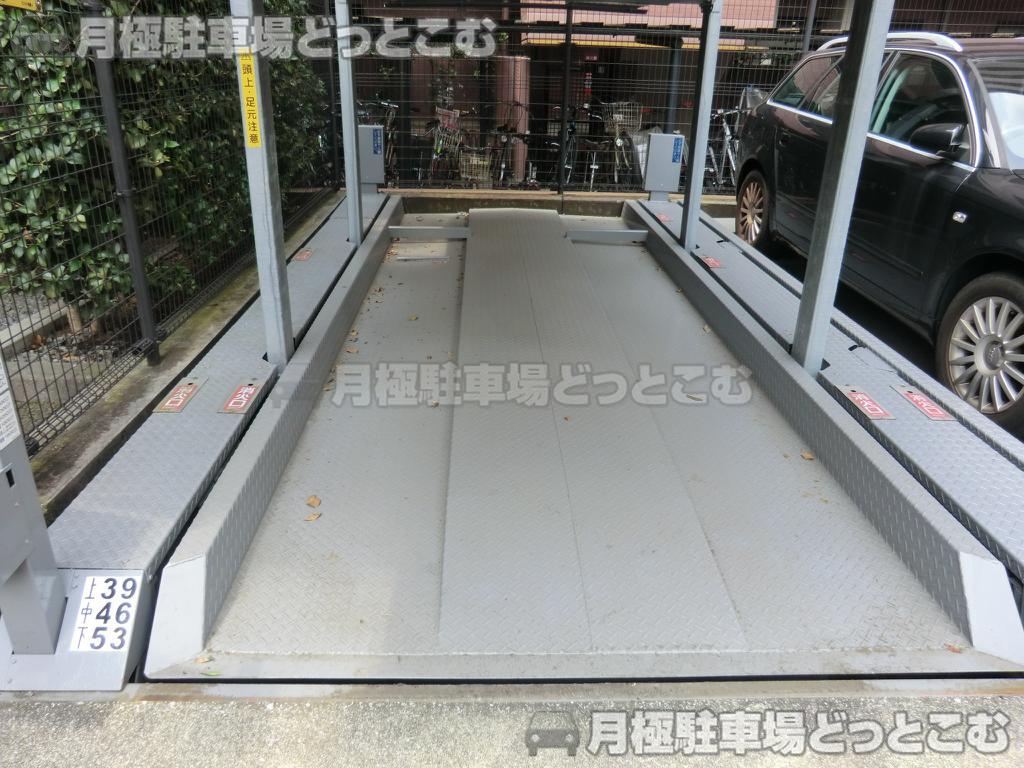 世田谷区用賀1-15-12の月極駐車場4