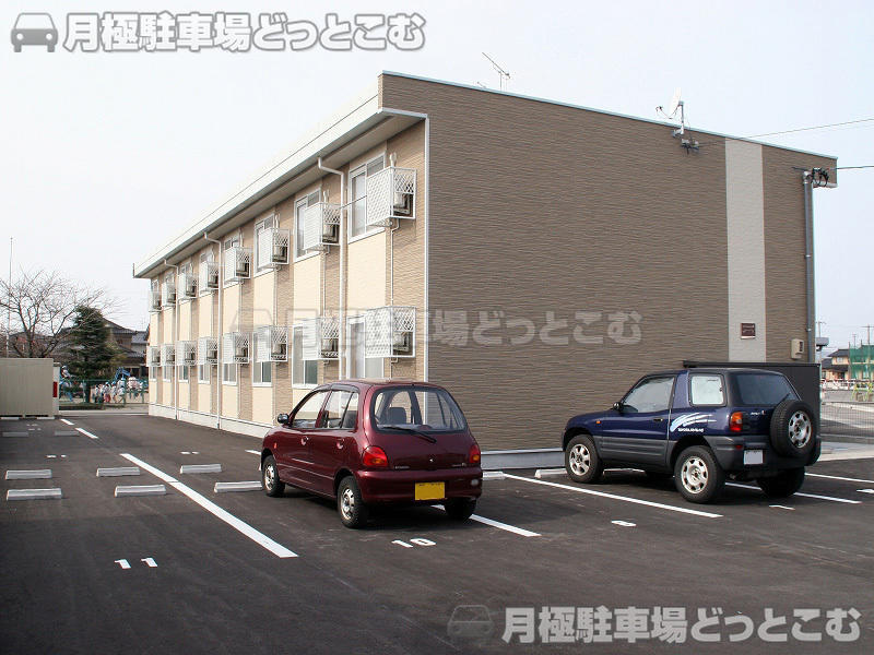 高岡市木津585－1の月極駐車場2