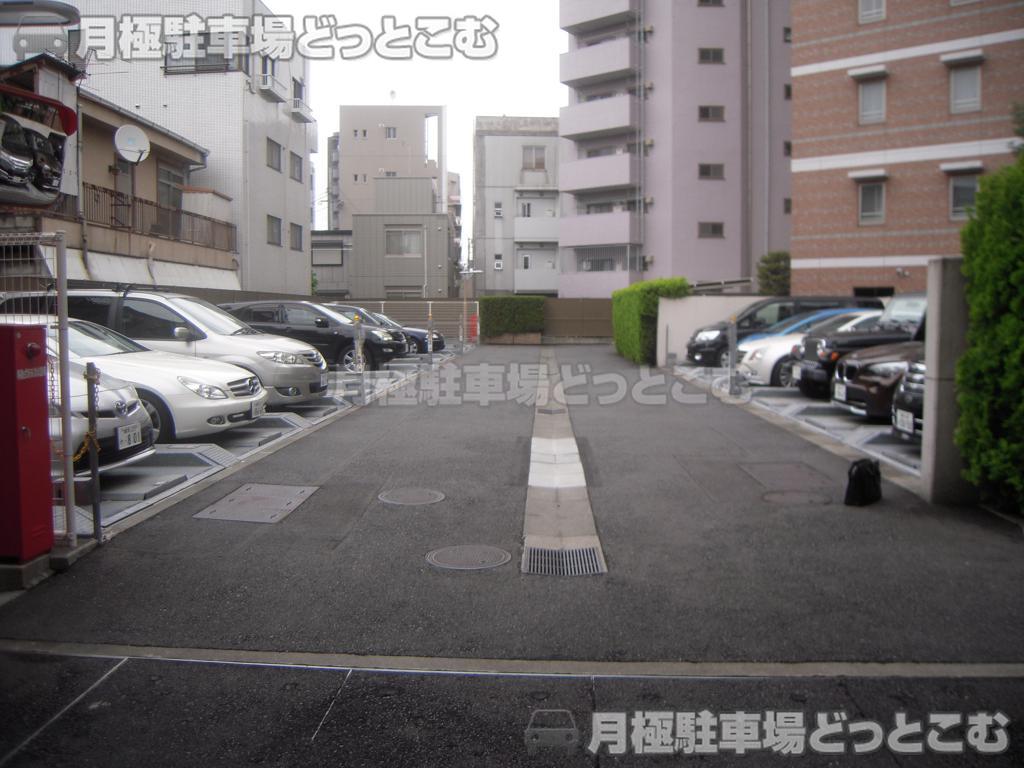 新宿区中落合3-6-4の月極駐車場2