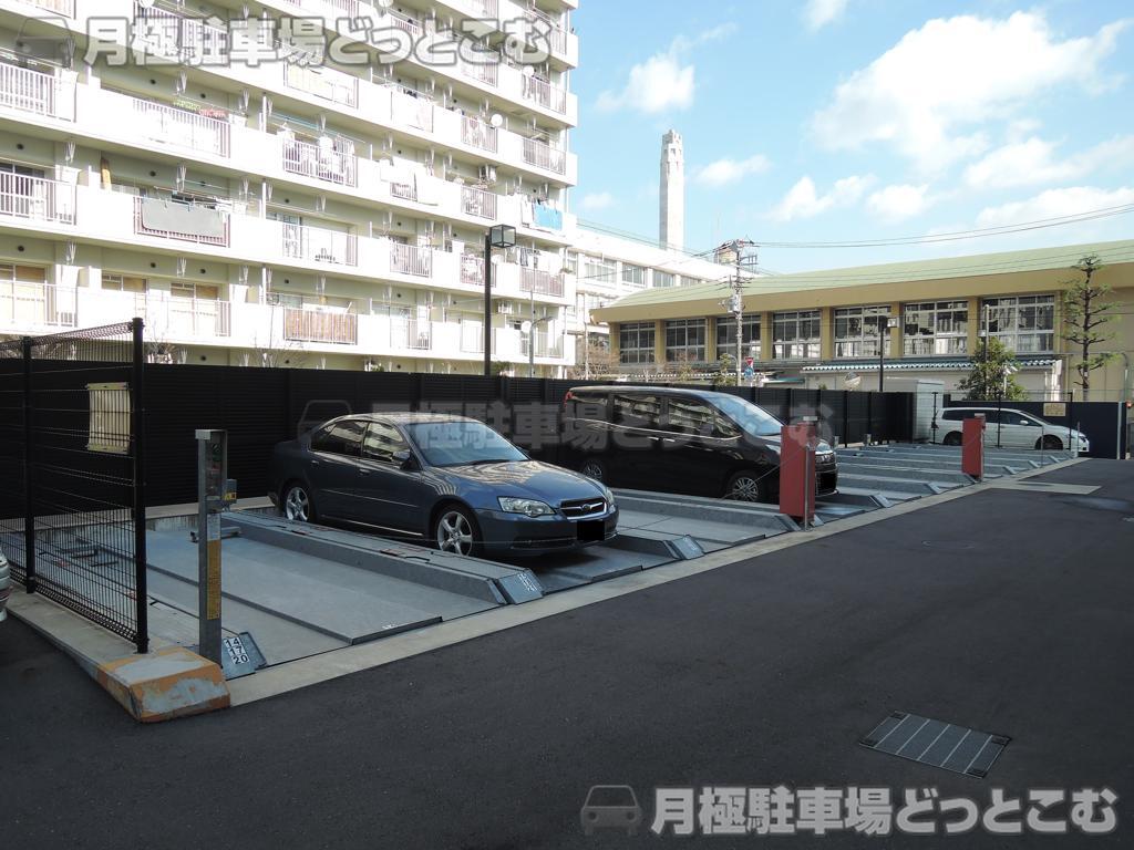 北区神谷2-45-7の月極駐車場2