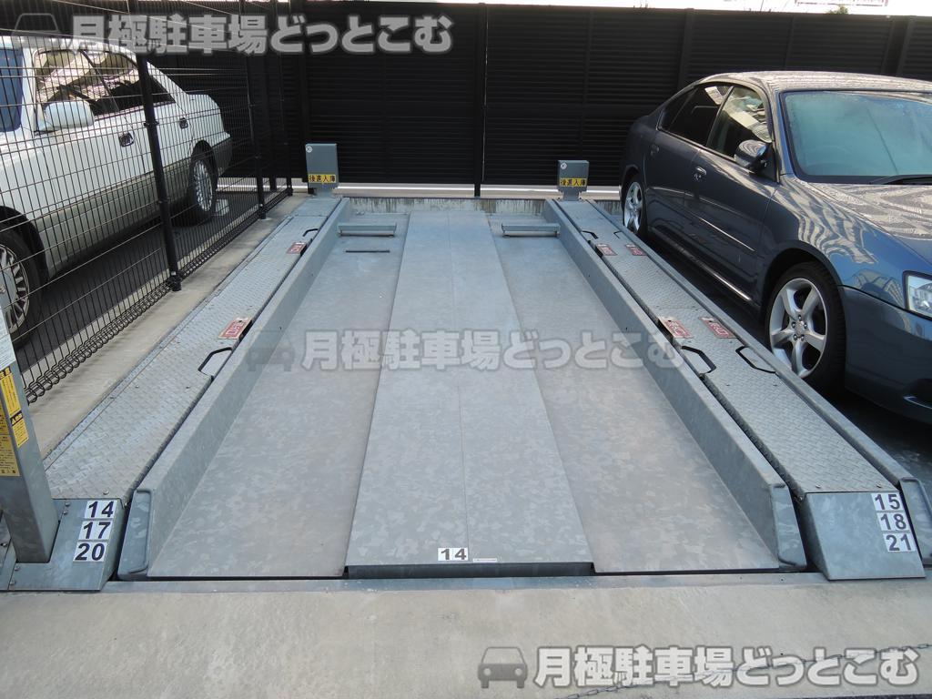 北区神谷2-45-7の月極駐車場3