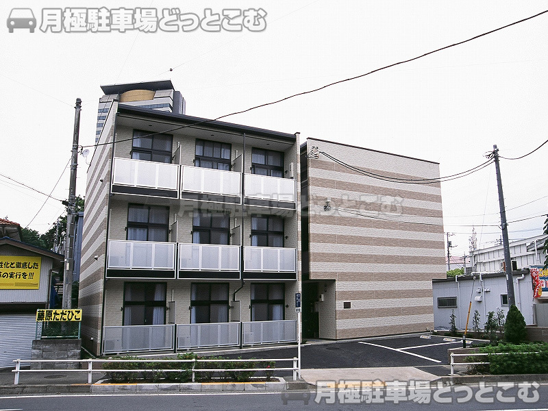 多摩市落合2－1－4の月極駐車場2