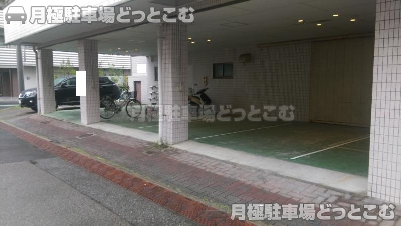 荒川区町屋6丁目16番3号の月極駐車場3