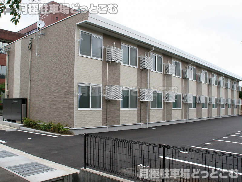 高岡市中川1－7－4の月極駐車場2