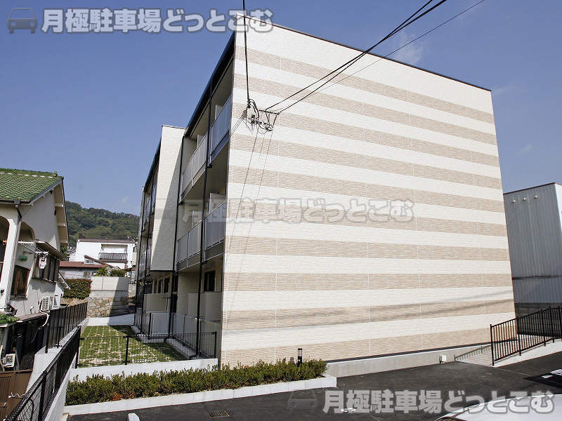 神戸市兵庫区夢野町3－2－14の月極駐車場1