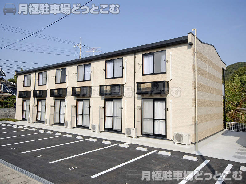 下関市永田本町1－1－13の月極駐車場1