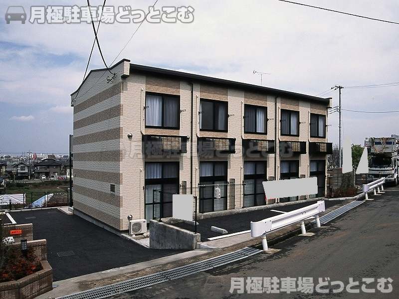 八王子市小宮町885－1の月極駐車場1