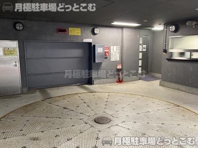 品川区西五反田2-2-20の月極駐車場2