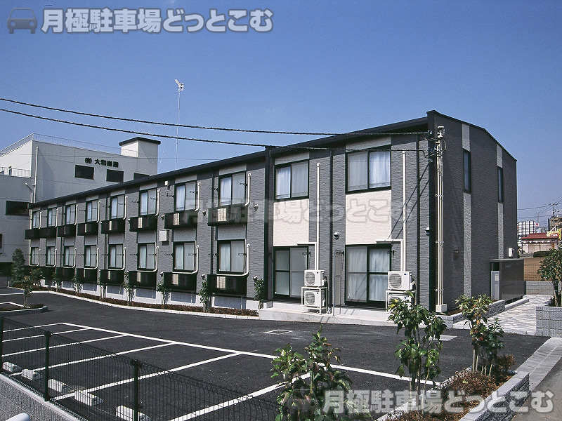 武蔵村山市伊奈平1－5－1の月極駐車場1